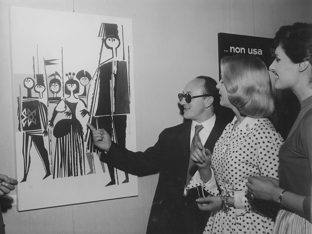 1961. Alla Libreria Salto di Milano, per l’esposizione “Disegni di Pino Tovaglia”.
